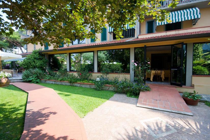 Hotel Gemma Del Mare Marina di Pietrasanta Ngoại thất bức ảnh