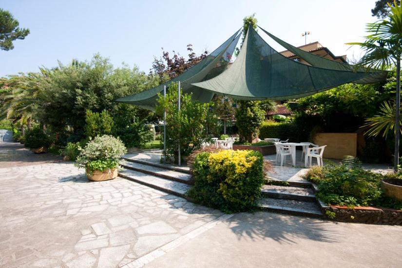 Hotel Gemma Del Mare Marina di Pietrasanta Ngoại thất bức ảnh