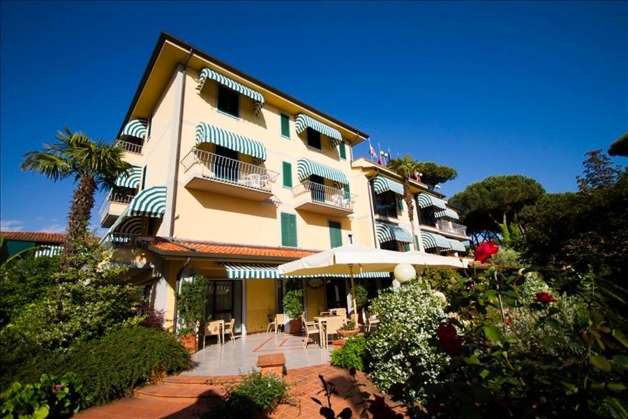 Hotel Gemma Del Mare Marina di Pietrasanta Ngoại thất bức ảnh