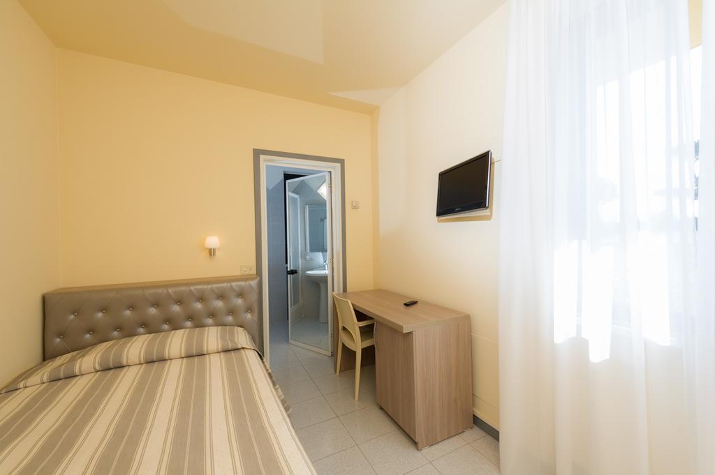 Hotel Gemma Del Mare Marina di Pietrasanta Ngoại thất bức ảnh