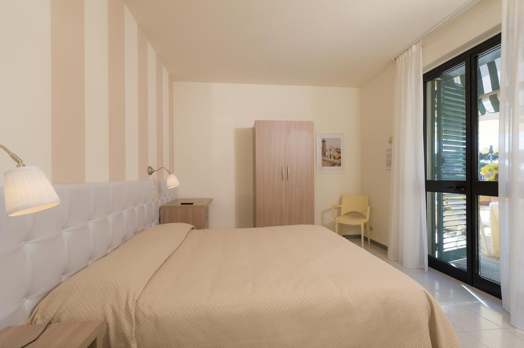 Hotel Gemma Del Mare Marina di Pietrasanta Ngoại thất bức ảnh