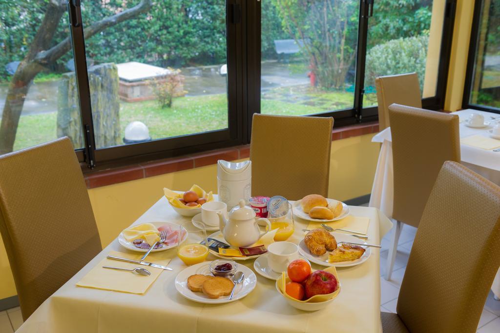 Hotel Gemma Del Mare Marina di Pietrasanta Ngoại thất bức ảnh