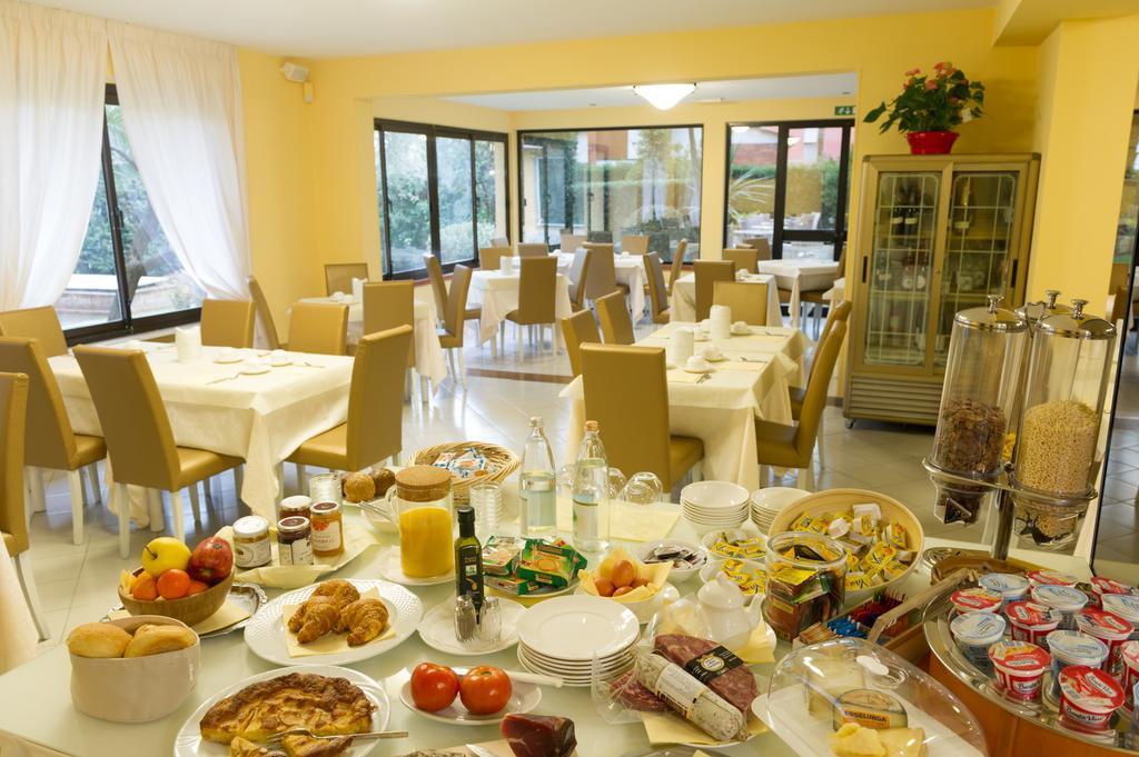 Hotel Gemma Del Mare Marina di Pietrasanta Ngoại thất bức ảnh